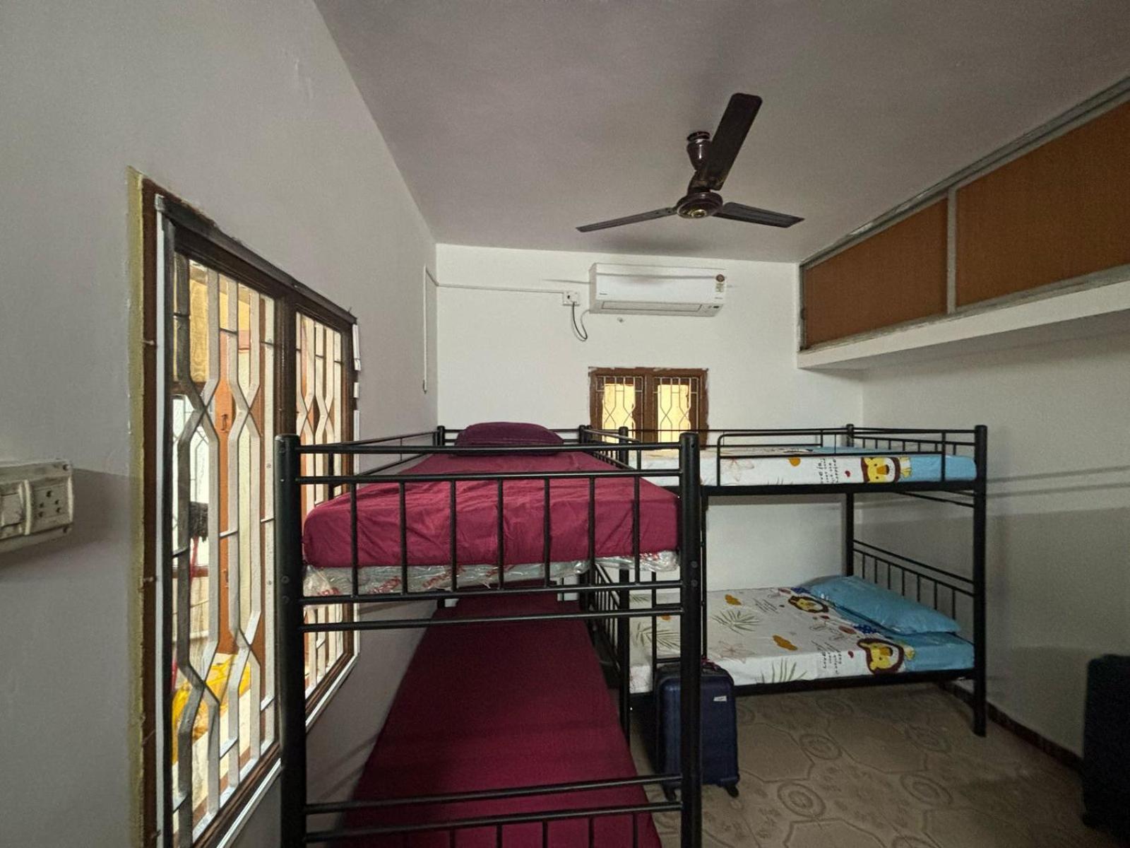 Hostel Madras Екстериор снимка